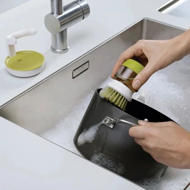 Escova Mágica Com Dispenser CLEANMAX - Facilite sua Vida na Cozinha!